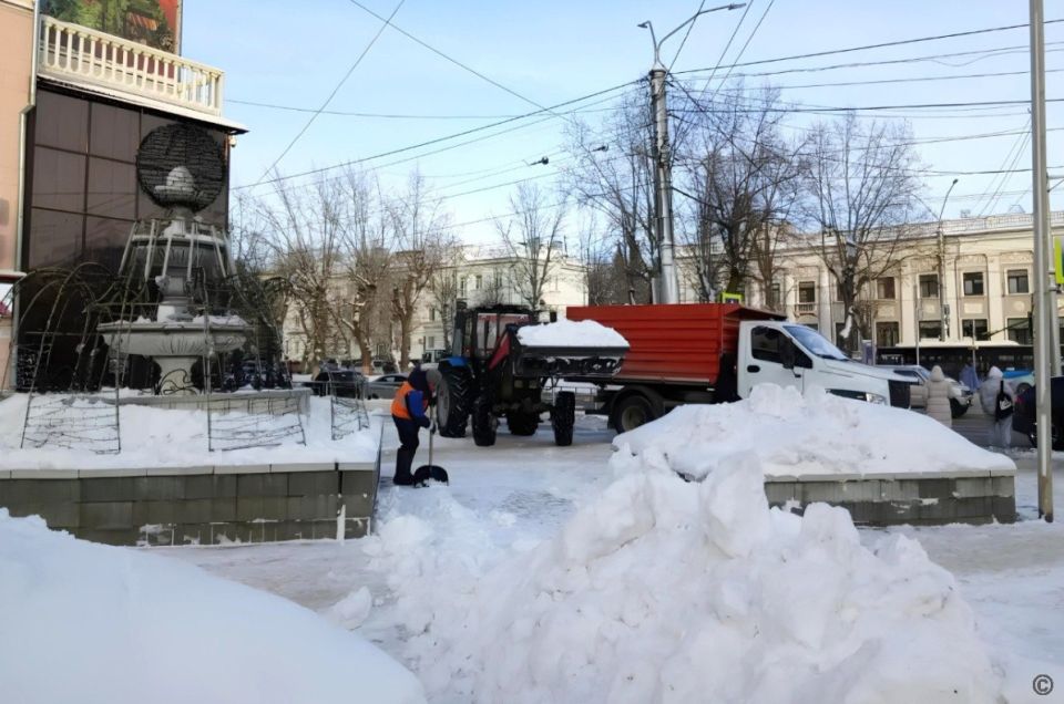 Уборка снега в Барнауле