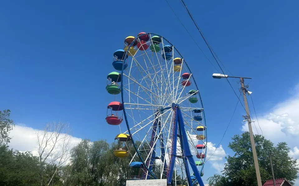Колесо обозрения в Камне-на-Оби продают из-за банкротства парка