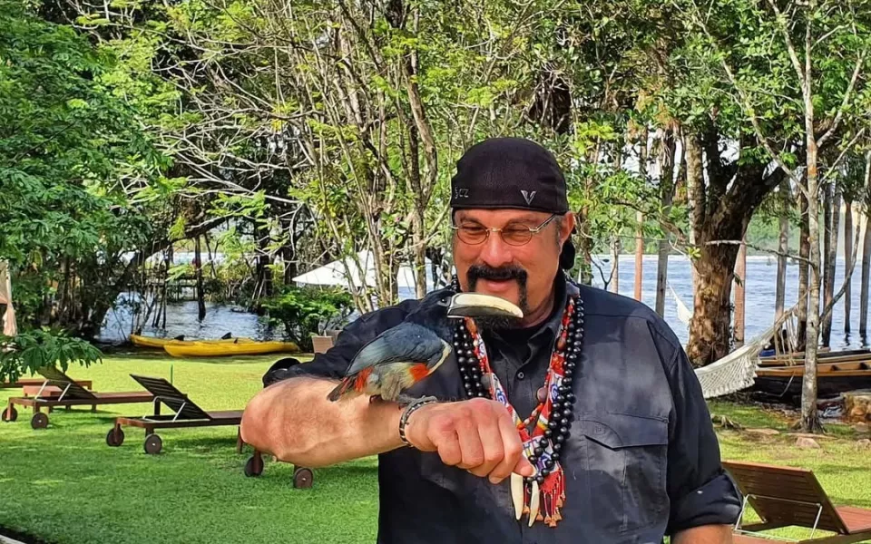 Актер Стивен Сигал впервые приехал в Новосибирск и признался в любви к Сибири