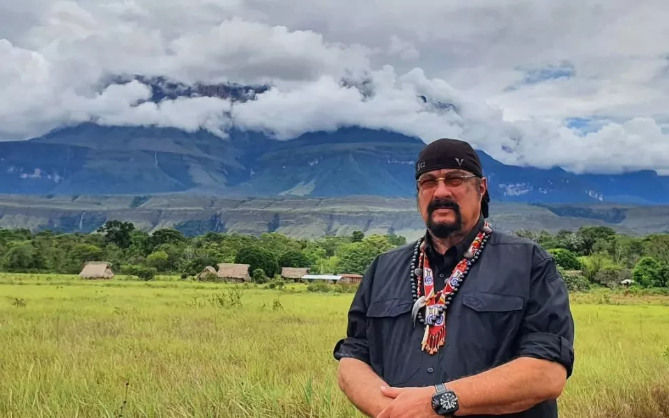 Стивен Сигал сыграет главную роль в фильме, который снимут на Алтае