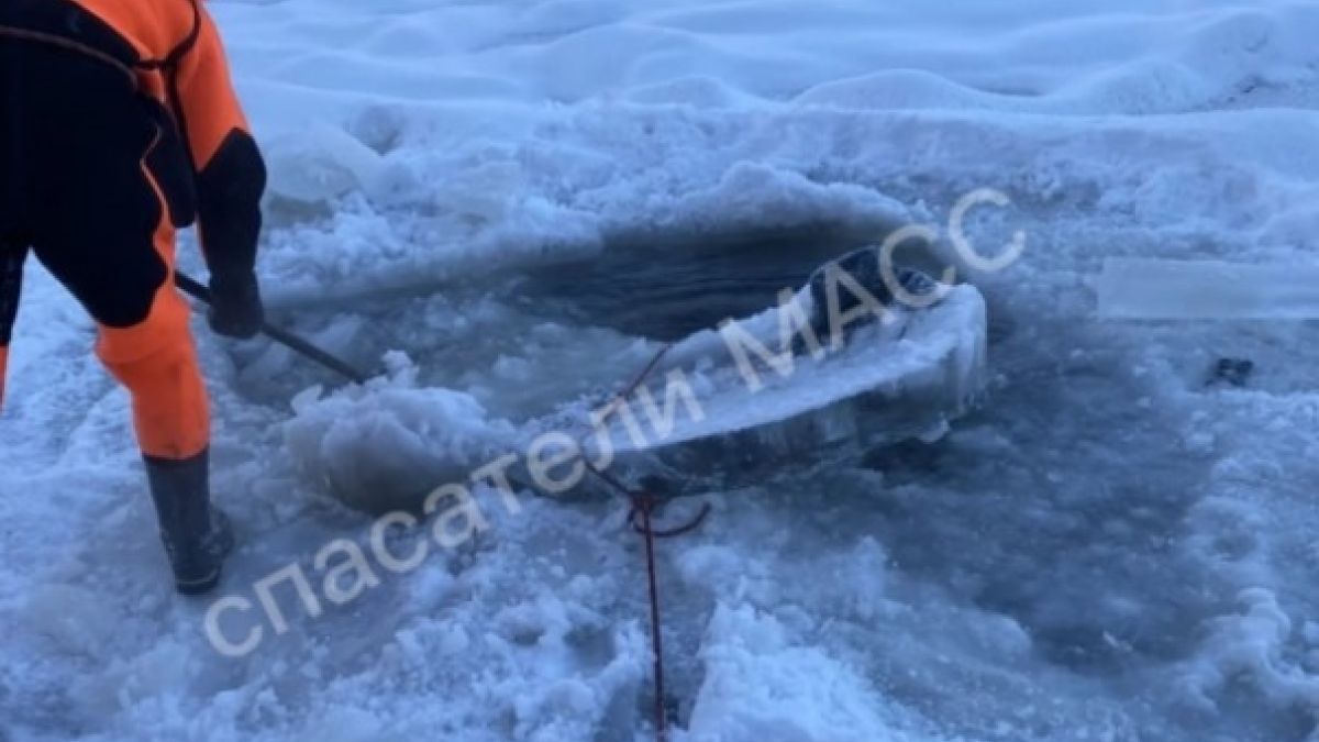 В Новосибирске нашли вмерзшее в лед тело 76-летнего мужчины