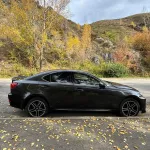 Люк, мультируль и стильная подсветка: в Горно-Алтайске продают Lexus из Армении