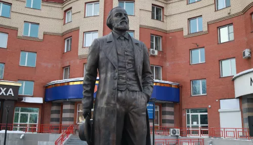 Место притяжения: в Барнауле торжественно открыли памятник Достоевскому