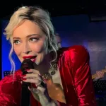 Настасья Самбурская пытается три года свести неудачную татуировку. Фото