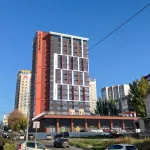 Дом, который зарылся в девятиметровый перепад высот, разрешили строить в Барнауле