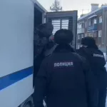 Работники почты инсценировали возгорание автомобиля, чтобы украсть почти 10 млн