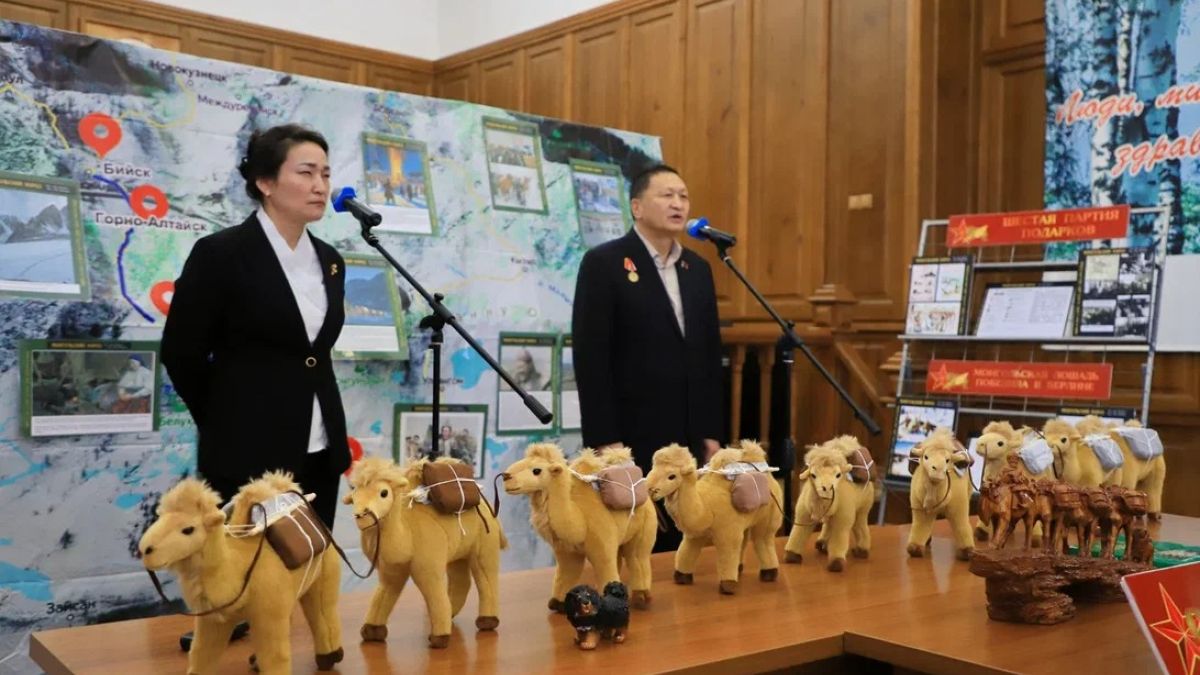 Выставка "Верблюжий караван. Все для фронта, все для Победы" в Бийске