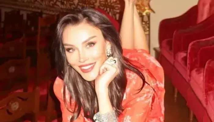 Ведущая России 24 спровоцировала скандал своими неэтичными фото в Большом театре