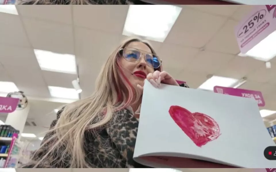 Выволокли за ноги: разоблачительницу салонов жестоко избили в Нижнем Новгороде