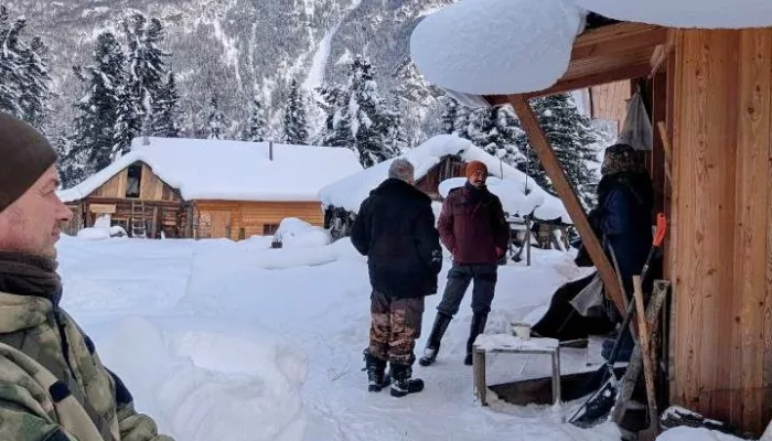 Сотрудники Алтайского заповедника проведали отшельницу Агафью Лыкову