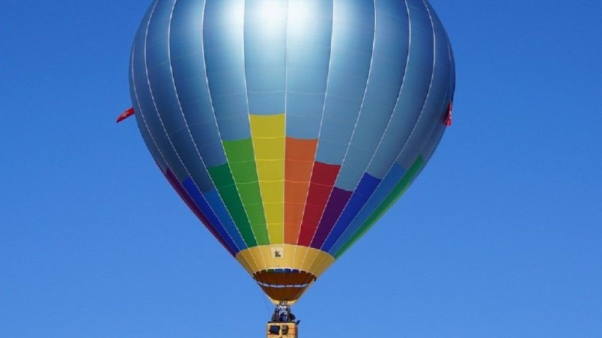 Воздушный шар с людьми упал на западе Германии