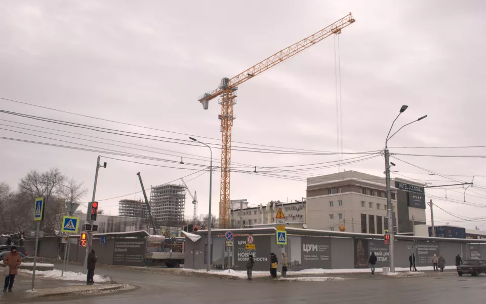 Некачественный бетон: барнаульский застройщик ответил на претензии по фундаменту ЦУМа