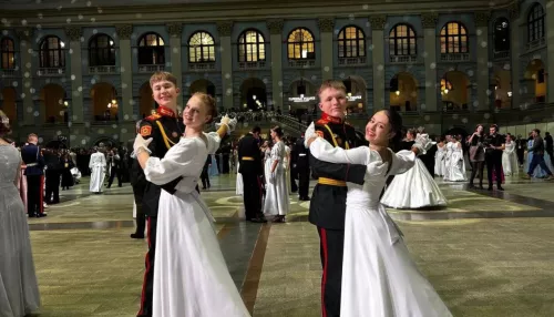 Барнаульские кадеты побывали на благотворительном балу в Москве