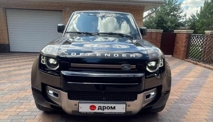 Современный Land Rover на максималках продают за 15 млн рублей в Барнауле. Фото