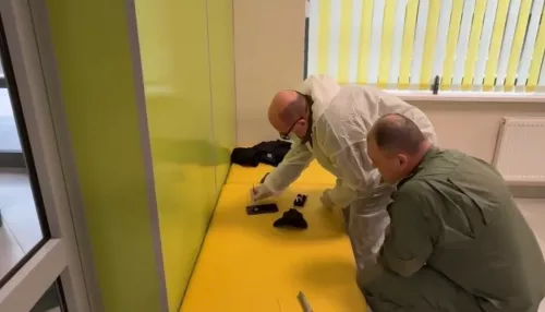 Появилось видео с места нападения подростка на элитную школу в Подмосковье