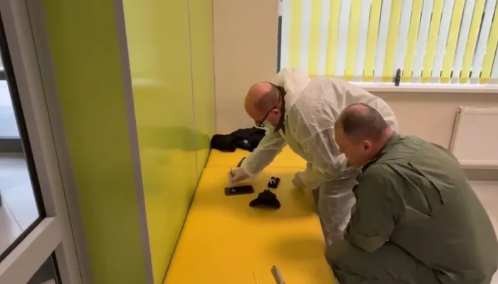 Появилось видео с места нападения подростка на элитную школу в Подмосковье