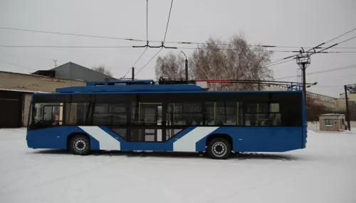 Без проводов и с новой начинкой: в Барнауле готовят к запуску обновленный троллейбус