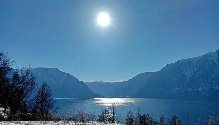 В Алтайском заповеднике поймали редкий кадр южной части Телецкого озера