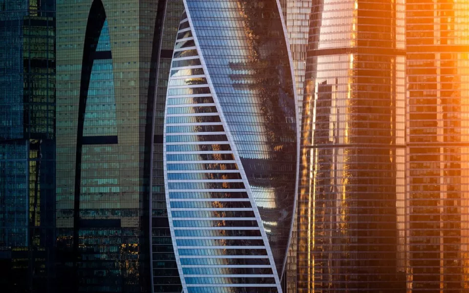 Как выглядит самый закрученный небоскреб Москвы. Головокружительные фото