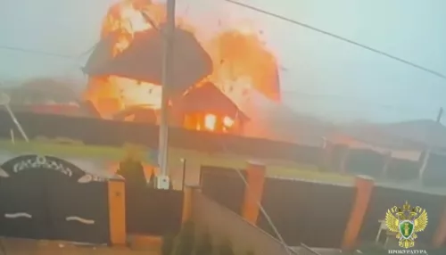 Взрыв газа полностью уничтожил коттедж в Белгородской области. Видео