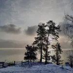 Зимние сюжеты: в Республике Алтай запечатлели заснеженное заповедное село. Фото