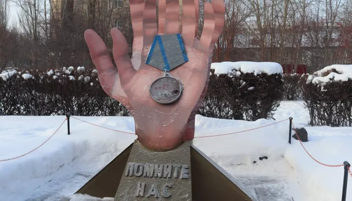 Арт-объект Помните нас открыли на Аллее Памяти в Барнауле