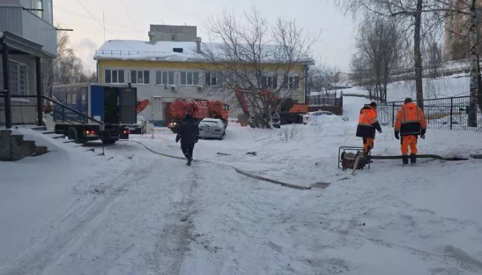 11 многоквартирных домов остались без воды в Барнауле из-за аварии