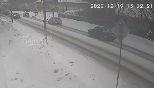 Автомобилист сбил 11-летнюю девочку Бийске. Видео аварии