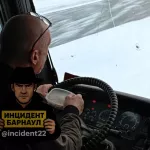 Многофункционального водителя заметили на автобусном рейсе Барнаул — Белокуриха