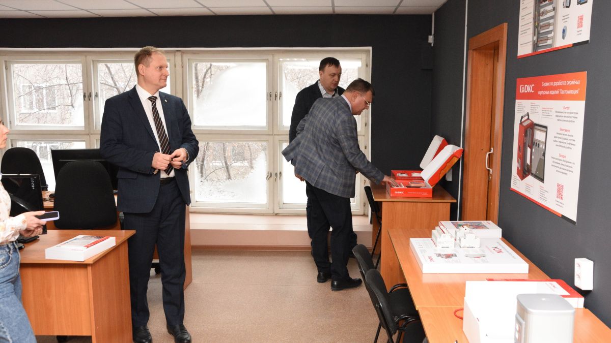 Открытие учебной лаборатории на энергетическом факультете