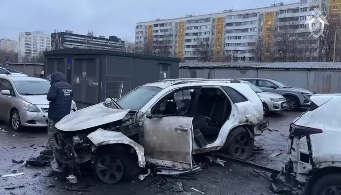 При подрыве машины на парковке в Москве погиб генерал-лейтенант Сарваров