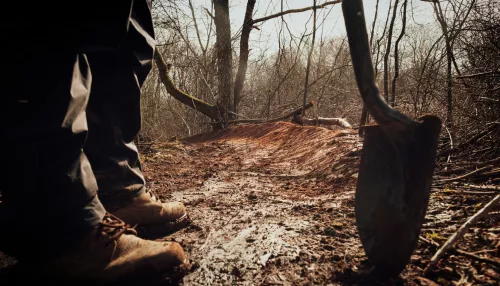 Зять закопал тещу на кладбище домашних животных и оформил на нее кредиты. Подробности