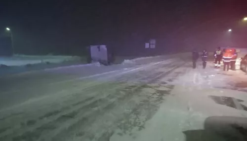 Шесть человек пострадали в ДТП с грузовиком на новосибирской трассе