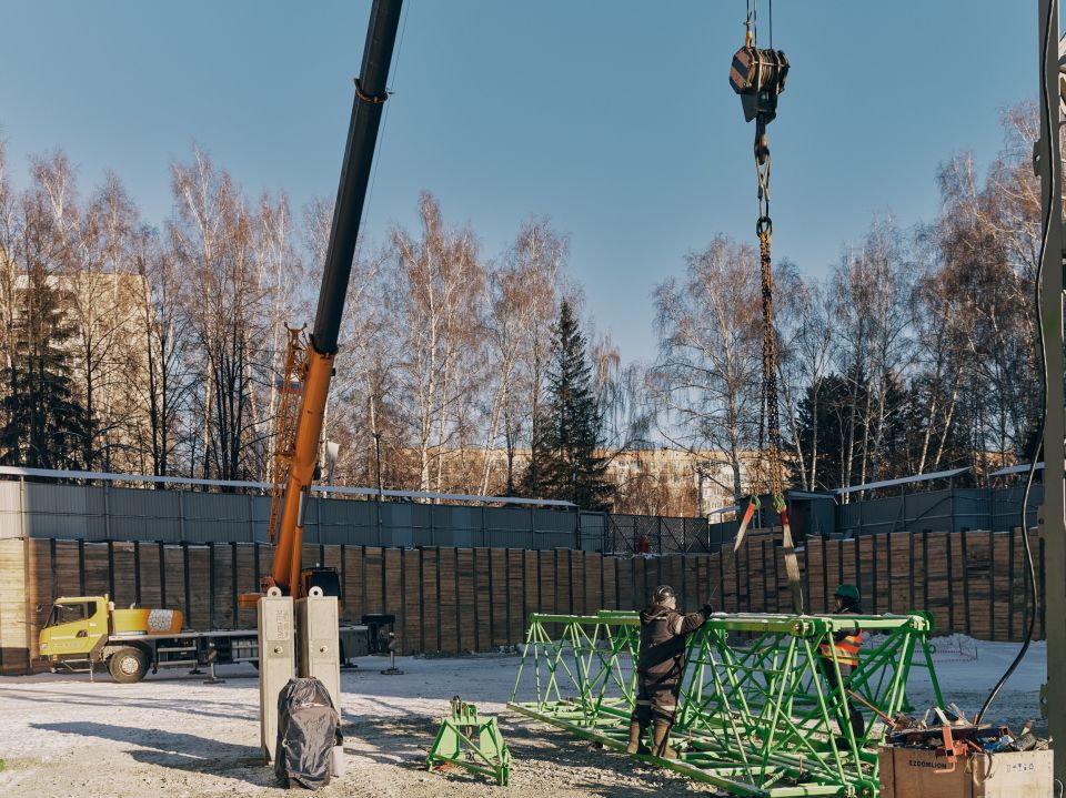 Строительная площадка новой Искры