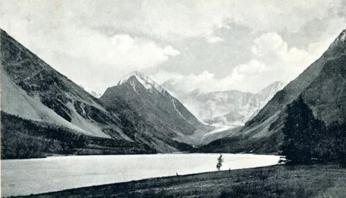 Между небом и землей: ретрофотографии главных вершин Горного Алтая