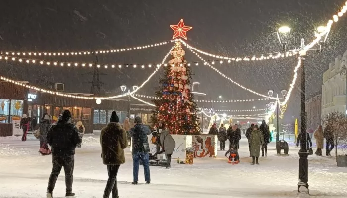 Барнаул засиял в преддверии Нового года. Фото ярких улиц Центрального района