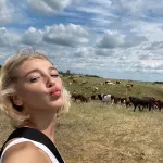 От себя не уйти: Настя Ивлеева снова стала блондинкой. Фото преображения