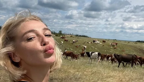 От себя не уйти: Настя Ивлеева снова стала блондинкой. Фото преображения