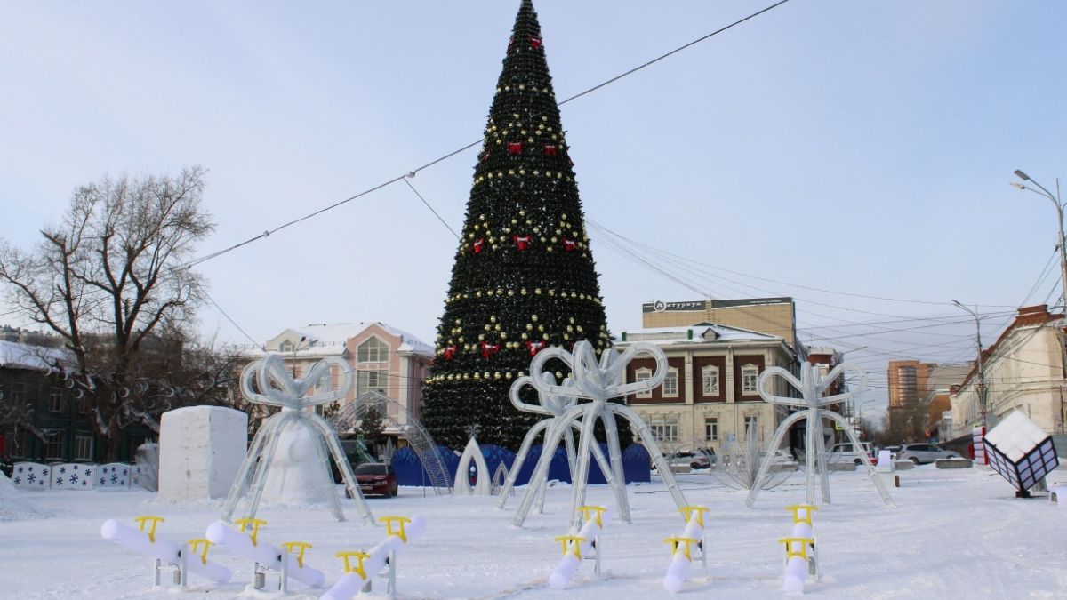 Новогодняя елка на пл. Свободы в Барнауле