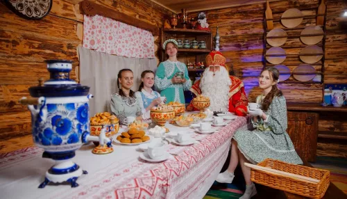 Расскажи, Снегурочка: в России вновь заработала горячая линия Деда Мороза