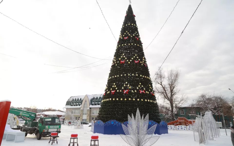 Как выглядит новогодний городок на площади Свободы в Барнауле. Фото
