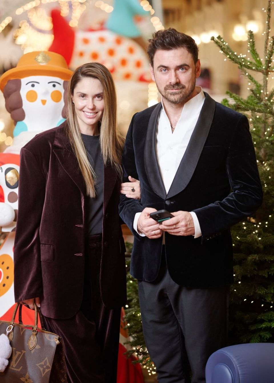 Агата Муцениеце впервые вышла в свет после рождения третьего ребенка