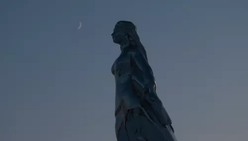 Молчаливое новолуние: как выглядит девушка-Обь на закате дня. Фото