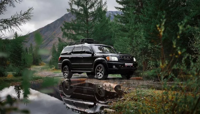 Туристическую Toyota из Канады выставили на продажу в Горном Алтае. Фото