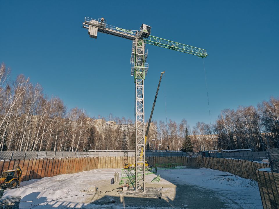 Строительная площадка новой Искры