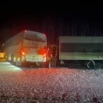 Ехавшие в новосибирский аэропорт пассажиры попали под фуру на трассе. Фото