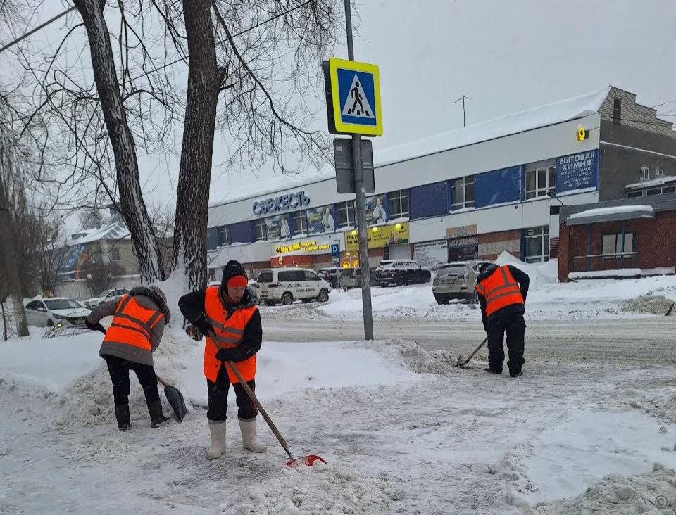 Уборка снега в Барнауле