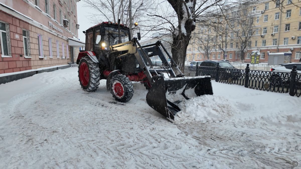 Уборка снега в Барнауле
