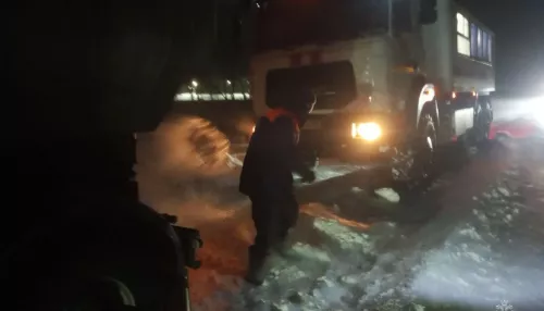 Машины с туристами из Монголии увязли на трассе в Алтайском крае