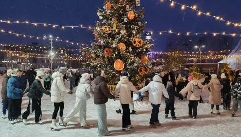Все новогодние городки Барнаула торжественно открылись для посетителей